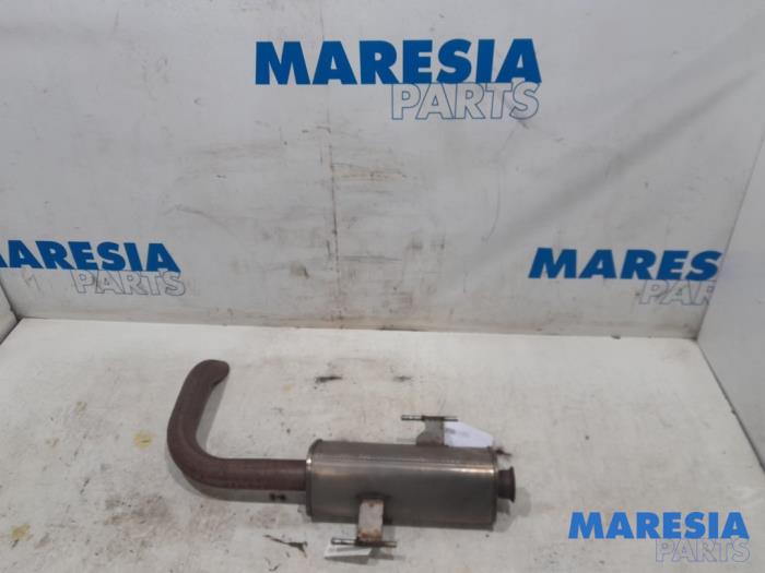 Exhaust rear silencer from a Renault Master IV (MA/MB/MC/MD/MH/MF/MG/MH) 2.3 dCi 150 16V 2022