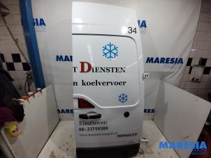 Używane Tylne drzwi samochodu dostawczego Renault Master IV (MA/MB/MC/MD/MH/MF/MG/MH) 2.3 dCi 150 16V Cena € 484,00 Z VAT oferowane przez Maresia Parts