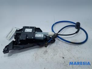 Used Parking brake motor Peugeot 5008 I (0A/0E) 1.6 THP 16V Price € 250,00 Margin scheme offered by Maresia Parts