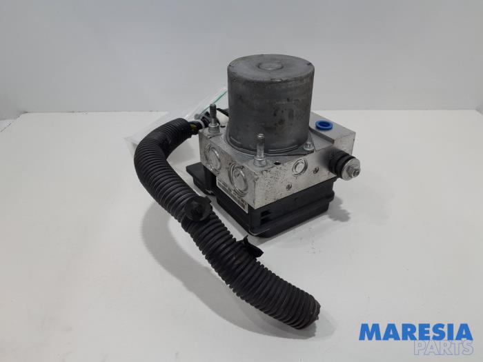 Begagnade ABS-pump Peugeot 5008 I (0A/0E) 1.6 THP 16V Pris € 129,99 Marginaltabell erbjuds av Maresia Parts