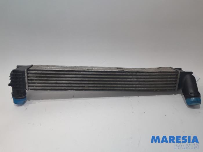Intercooler from a Renault Megane III Grandtour (KZ) 1.4 16V TCe 130 2010