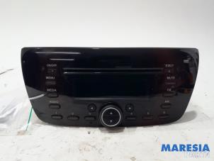 Gebrauchte Radio CD Spieler Opel Combo 1.3 CDTI 16V ecoFlex Preis € 171,52 Mit Mehrwertsteuer angeboten von Maresia Parts