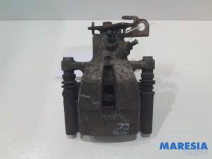 Used Rear brake calliper, right Renault Megane III Grandtour (KZ) 1.4 16V TCe 130 Price € 50,00 Margin scheme offered by Maresia Parts