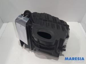 Używane Obudowa filtra powietrza Renault Megane III Grandtour (KZ) 1.4 16V TCe 130 Cena € 40,00 Procedura marży oferowane przez Maresia Parts