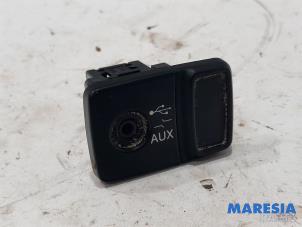 Used AUX / USB connection Opel Combo 1.3 CDTI 16V ecoFlex Price € 12,10 Inclusive VAT offered by Maresia Parts