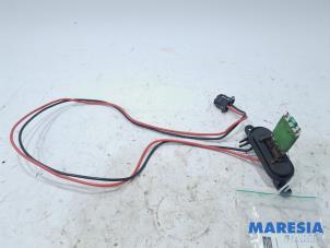 Used Heater resistor Renault Kangoo Express (FW) 1.5 dCi 90 FAP Price € 36,30 Inclusive VAT offered by Maresia Parts