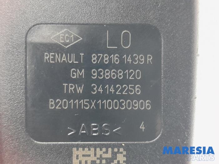 Insertion ceinture de sécurité avant gauche d'un Renault Trafic (1FL/2FL/3FL/4FL) 1.6 dCi 90 2016