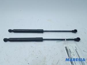Used Set of bonnet gas struts Renault Kangoo Express (FW) 1.5 dCi 90 FAP Price € 24,20 Inclusive VAT offered by Maresia Parts