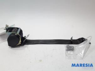 Used Rear seatbelt, right Renault Megane III Coupe (DZ) 1.2 16V TCE 115 Price € 30,00 Margin scheme offered by Maresia Parts