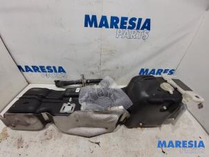 Used Tank Renault Master IV (MA/MB/MC/MD/MH/MF/MG/MH) 2.3 dCi 150 16V Price € 302,50 Inclusive VAT offered by Maresia Parts