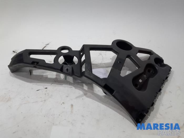 Rear bumper bracket, right from a Renault Megane III Coupe (DZ) 1.2 16V TCE 115 2012