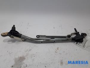 Used Wiper mechanism Renault Megane III Coupe (DZ) 1.2 16V TCE 115 Price € 50,00 Margin scheme offered by Maresia Parts