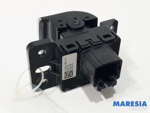 Used Parking brake switch Alfa Romeo Giulia (952) 2.0 T 16V Veloce Price € 30,00 Margin scheme offered by Maresia Parts