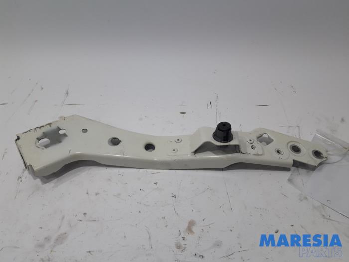 Begagnade Front Renault Megane III Coupe (DZ) 1.2 16V TCE 115 Pris € 25,00 Marginaltabell erbjuds av Maresia Parts