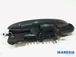 Used Rear door handle 4-door, right Alfa Romeo Giulia (952) 2.0 T 16V Veloce Price € 50,00 Margin scheme offered by Maresia Parts