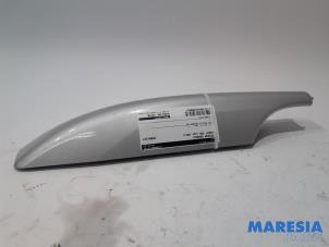 Used Roof rail sealing cover Peugeot 308 SW (4E/H) 1.6 VTI 16V Price € 30,00 Margin scheme offered by Maresia Parts