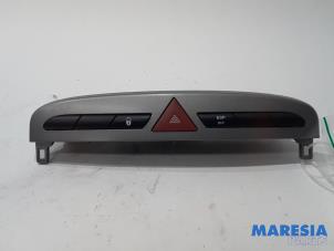 Gebrauchte Panikbeleuchtung Schalter Peugeot 308 (4A/C) 1.6 16V THP 150 Preis € 25,00 Margenregelung angeboten von Maresia Parts