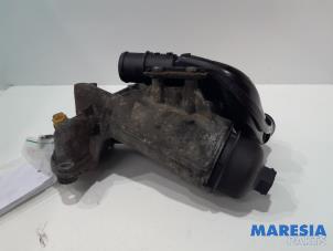 Usados Soporte de filtro de aceite Renault Master IV (FV) 2.3 dCi 100 16V FWD Precio € 90,75 IVA incluido ofrecido por Maresia Parts