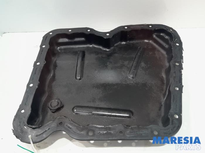 Sump from a Renault Master IV (FV) 2.3 dCi 100 16V FWD 2013