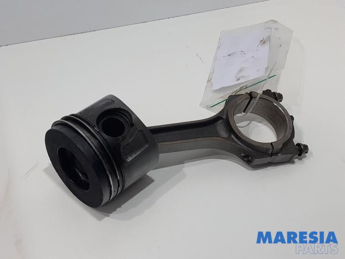 Usagé Piston Citroen Jumper (U9) 2.2 HDi 120 Prix € 78,65 Prix TTC proposé par Maresia Parts