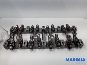 Used Rocker arm Citroen Jumper (U9) 2.2 HDi 120 Euro 4 Price on request offered by Maresia Parts