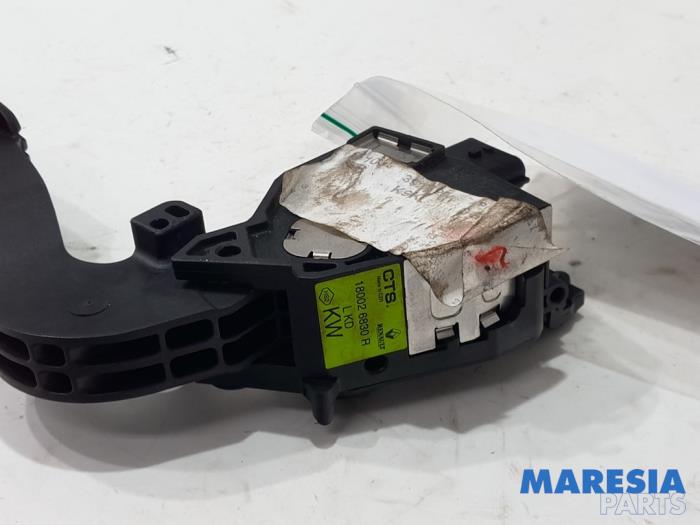 Gaspedalposition Sensor van een Renault Megane IV Estate (RFBK) 1.5 Energy dCi 110 2016