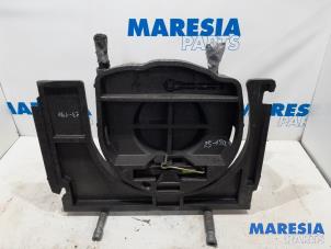 Used Spare wheel holder Peugeot 207 SW (WE/WU) 1.6 16V Price € 40,00 Margin scheme offered by Maresia Parts