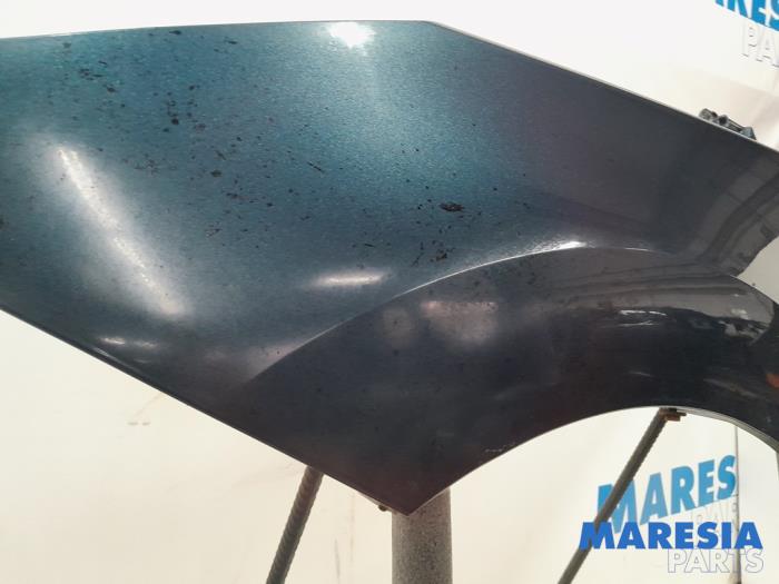 Front wing, left from a Peugeot 5008 I (0A/0E) 1.6 THP 16V 2013