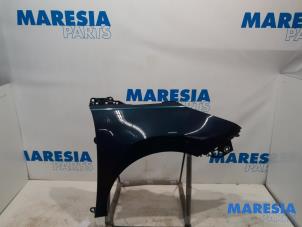 Used Front wing, right Peugeot 5008 I (0A/0E) 1.6 THP 16V Price € 63,00 Margin scheme offered by Maresia Parts