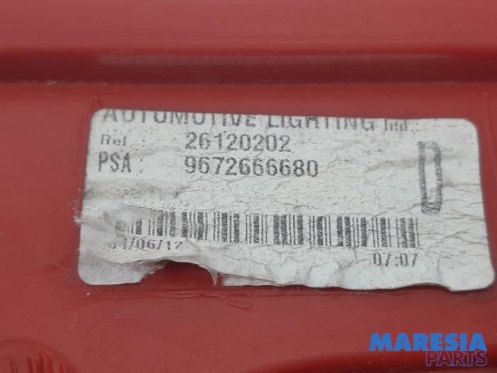 Taillight, right from a Peugeot 5008 I (0A/0E) 1.6 THP 16V 2013