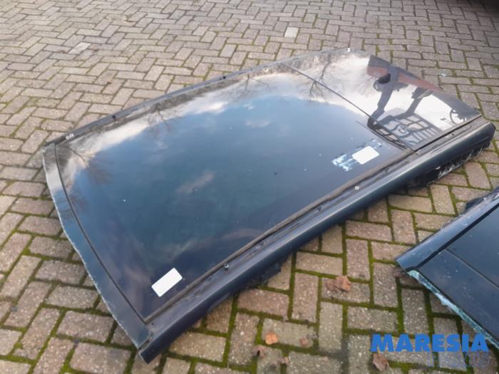 Używane Dach panoramiczny Peugeot 5008 I (0A/0E) 1.6 THP 16V Cena € 315,00 Procedura marży oferowane przez Maresia Parts