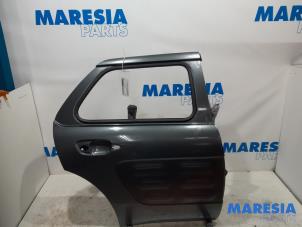 Używane Drzwi prawe tylne wersja 4-drzwiowa Citroen C4 Cactus (0B/0P) 1.6 Blue Hdi 100 Cena € 175,00 Procedura marży oferowane przez Maresia Parts