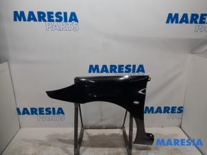 Used Front wing, left Peugeot 307 SW (3H) 2.0 16V Price € 45,00 Margin scheme offered by Maresia Parts