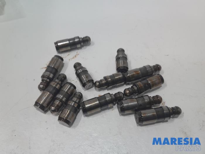 Gebrauchte Ventilstößel Citroen C3 (SC) 1.6 16V VTi 120 Preis € 25,00 Margenregelung angeboten von Maresia Parts