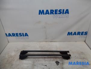 Używane Prety dachowe bagazowe Citroen C4 Cactus (0B/0P) 1.6 Blue Hdi 100 Cena € 75,00 Procedura marży oferowane przez Maresia Parts