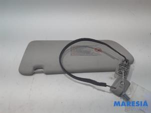 Used Sun visor Peugeot 5008 I (0A/0E) 1.6 THP 16V Price € 25,00 Margin scheme offered by Maresia Parts