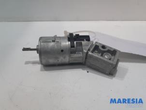 Used Ignition lock + key Peugeot 5008 I (0A/0E) 1.6 THP 16V Price € 40,00 Margin scheme offered by Maresia Parts