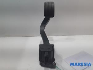 Used Throttle pedal position sensor Peugeot 5008 I (0A/0E) 1.6 THP 16V Price € 30,00 Margin scheme offered by Maresia Parts