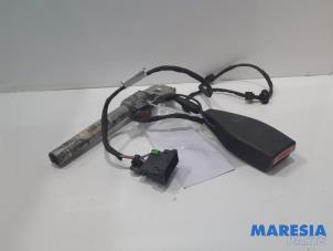 Used Seatbelt tensioner, right Renault Kangoo Express (FW) 1.5 dCi 90 FAP Price € 30,25 Inclusive VAT offered by Maresia Parts