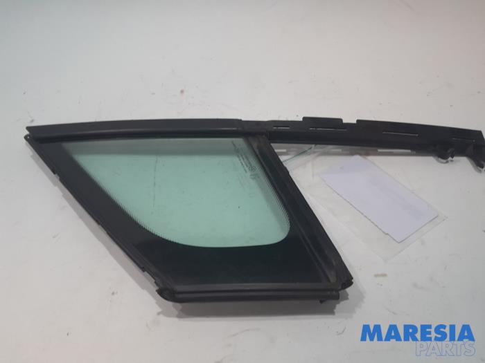 Usados Ventanilla triangular izquierda delante Peugeot 5008 I (0A/0E) 1.6 THP 16V Precio € 30,00 Norma de margen ofrecido por Maresia Parts