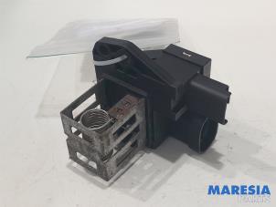 Usagé Résistance ventilateur Citroen C4 Cactus (0B/0P) 1.6 Blue Hdi 100 Prix € 20,00 Règlement à la marge proposé par Maresia Parts
