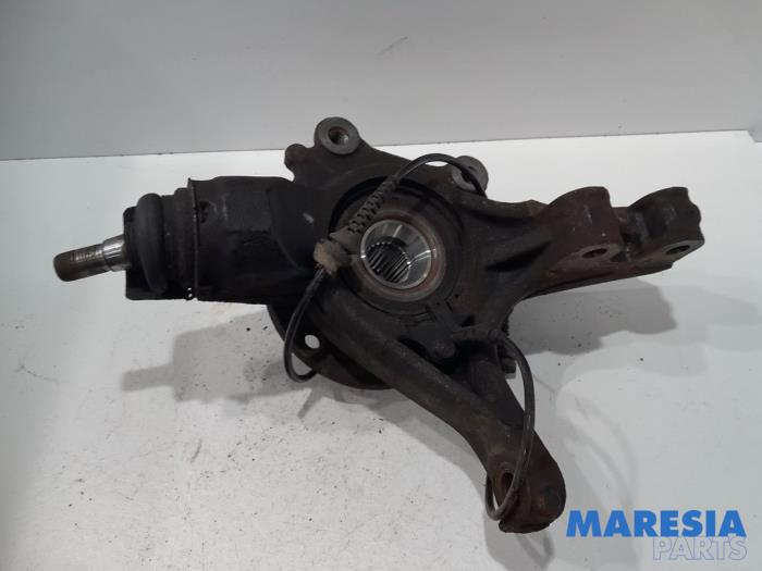 Knuckle, front right from a Peugeot 5008 I (0A/0E) 1.6 THP 16V 2013