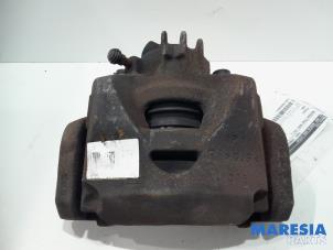 Used Front brake calliper, right Peugeot 5008 I (0A/0E) 1.6 THP 16V Price € 13,99 Margin scheme offered by Maresia Parts