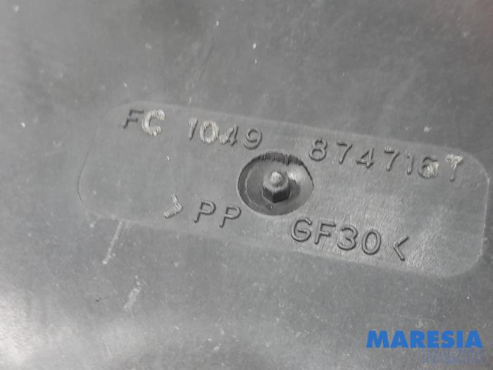 Fan motor from a Peugeot 5008 I (0A/0E) 1.6 THP 16V 2013