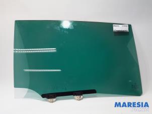 Used Rear door window 4-door, left Peugeot 5008 I (0A/0E) 1.6 THP 16V Price € 30,00 Margin scheme offered by Maresia Parts