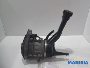 Used Power steering pump Peugeot 308 (4A/C) 1.6 VTI 16V Price € 74,95 Margin scheme offered by Maresia Parts