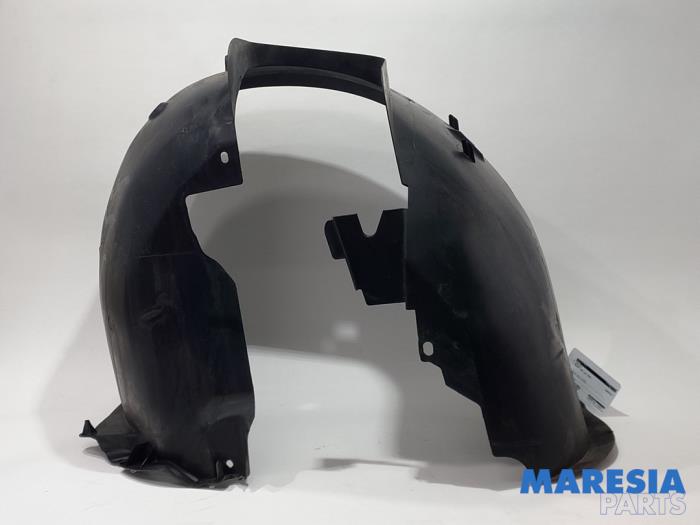 Używane Nadkole Peugeot 308 (4A/C) 1.6 VTI 16V Cena € 30,00 Procedura marży oferowane przez Maresia Parts