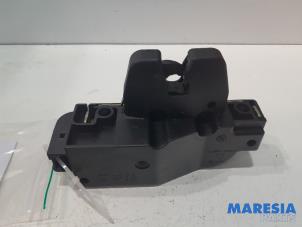 Used Tailgate lock mechanism Peugeot 307 SW (3H) 2.0 16V Price € 20,00 Margin scheme offered by Maresia Parts
