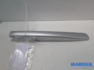 Used Roof rail, left Peugeot 307 SW (3H) 2.0 16V Price € 25,00 Margin scheme offered by Maresia Parts