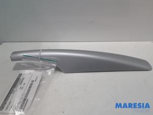 Used Roof rail, right Peugeot 307 SW (3H) 2.0 16V Price € 25,00 Margin scheme offered by Maresia Parts